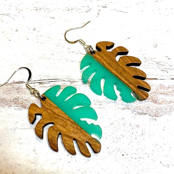 Monstera earnings - Picture 1 of 3